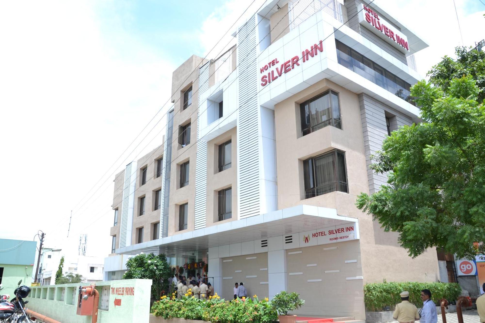 Hotel Executive Silver Inn アウランガーバード エクステリア 写真
