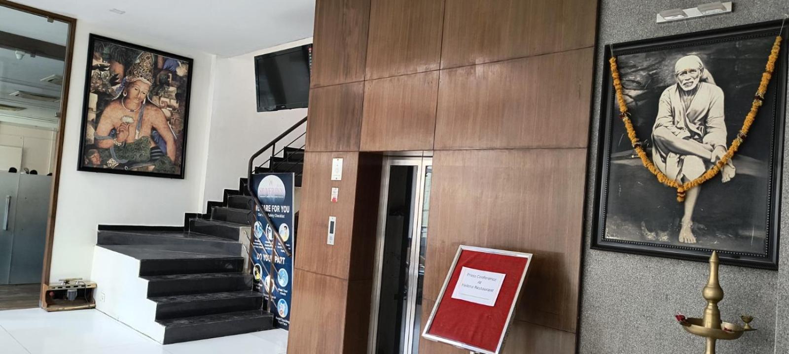 Hotel Executive Silver Inn アウランガーバード エクステリア 写真