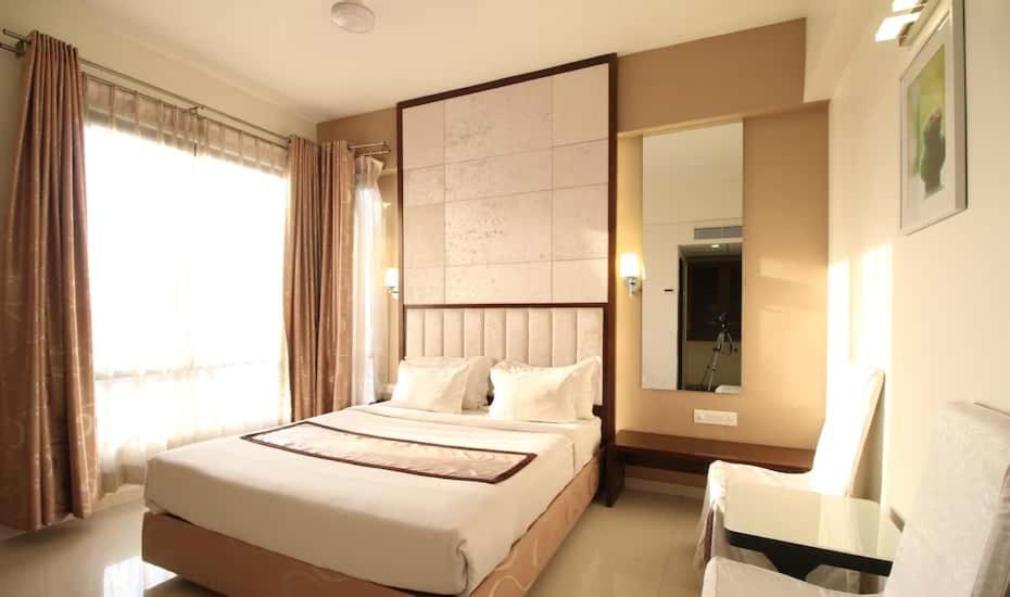 Hotel Executive Silver Inn アウランガーバード エクステリア 写真