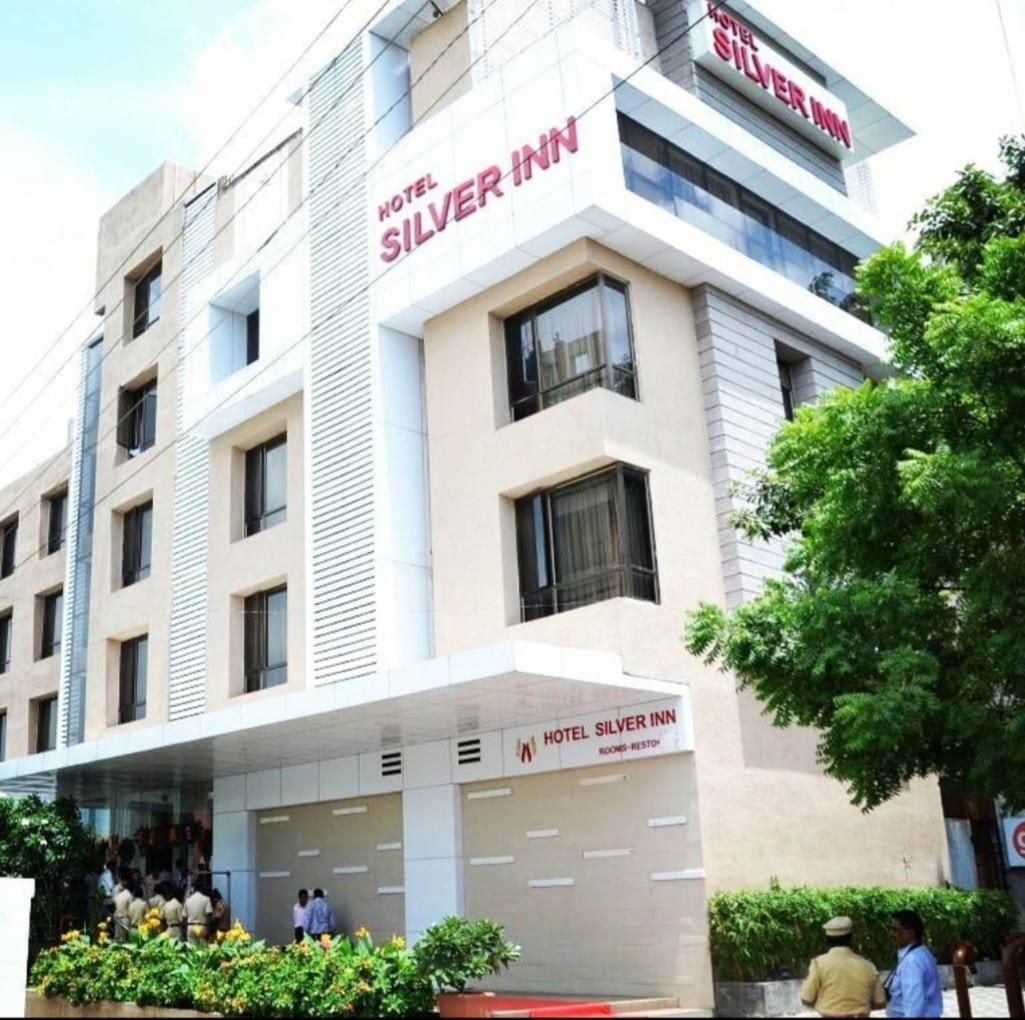 Hotel Executive Silver Inn アウランガーバード エクステリア 写真