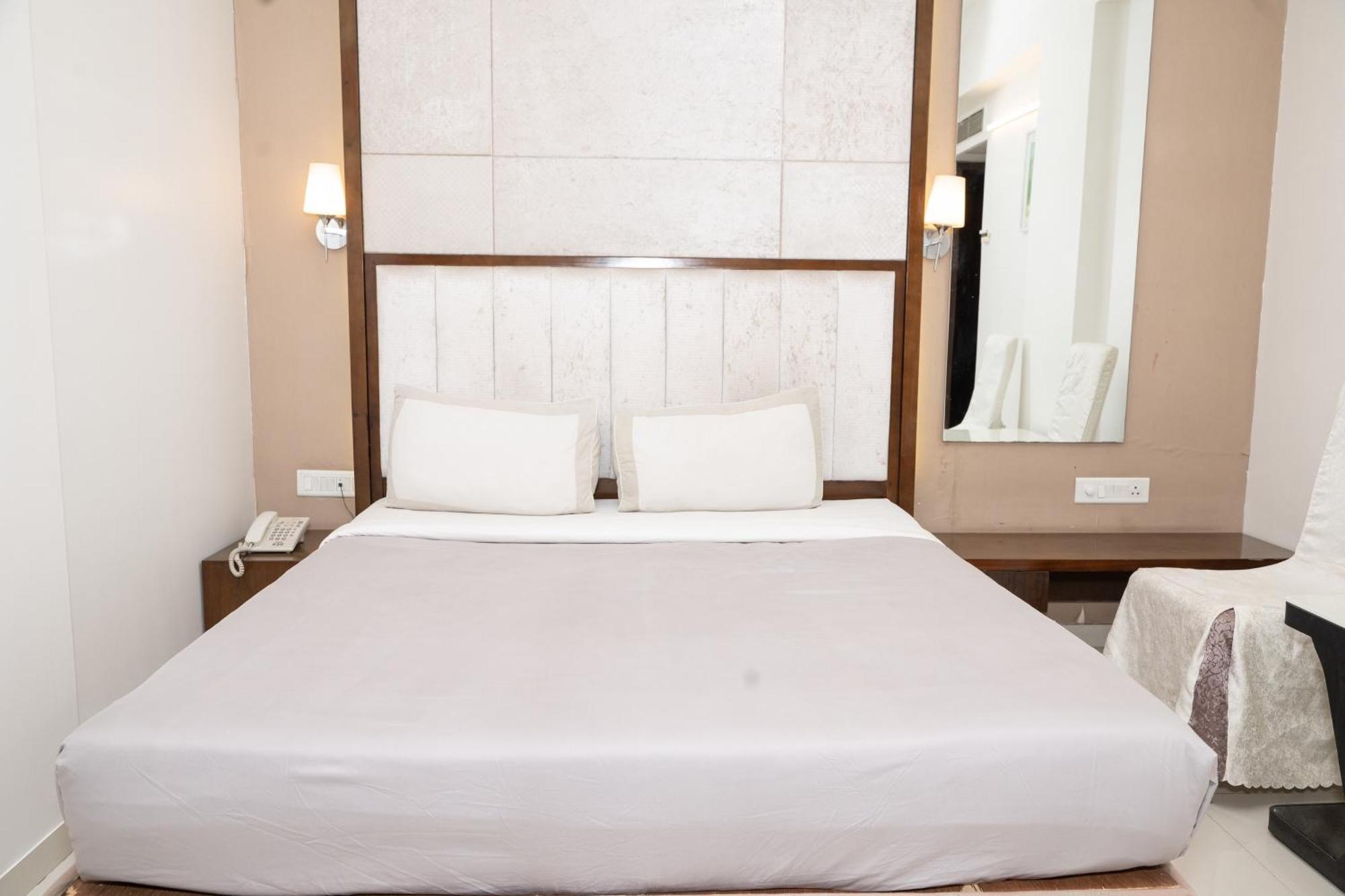 Hotel Executive Silver Inn アウランガーバード エクステリア 写真